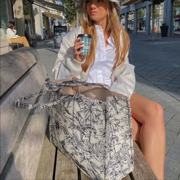 LAST 1️⃣—NWT H&M Big Tote Dior Style Bag - Picture 12 of 16